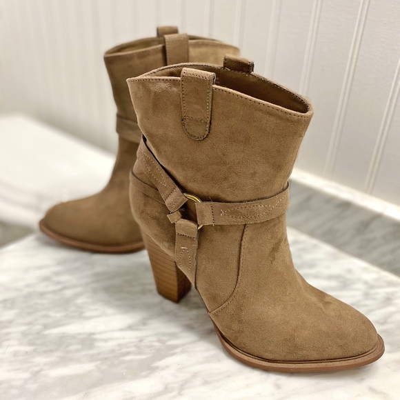 Lulu's Shoes - Brand NEW Taupe Booties